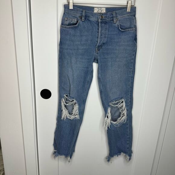 Free People Maggie Mid Rise Distressed Straight Leg Chewed Hem Jeans Size 25 - Picture 2 of 7